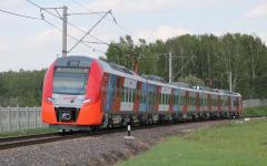 Скоростной поезд в Новгород