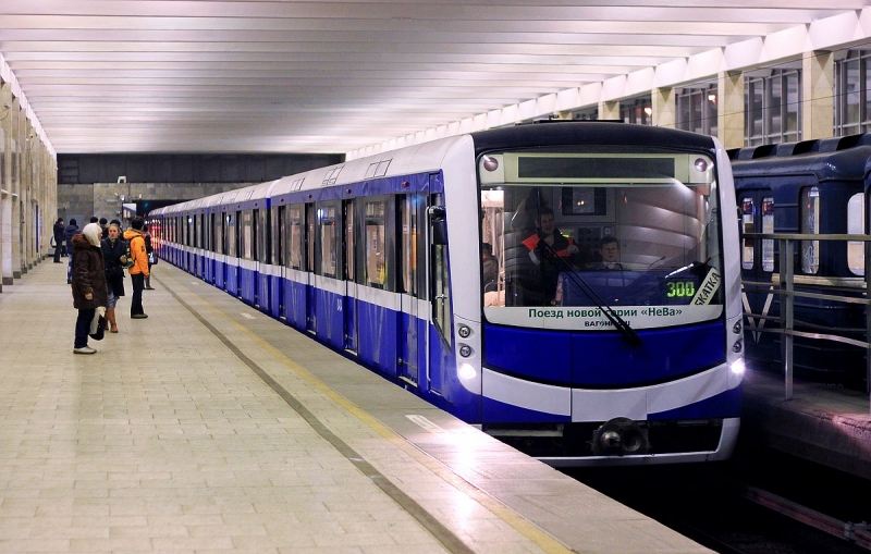 Новые вагоны метро проекта Нева